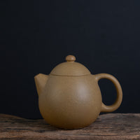 Handcrafted Yixing Teapot – Huángjīn Duàn