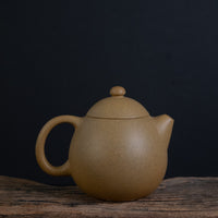 Handcrafted Yixing Teapot – Huángjīn Duàn