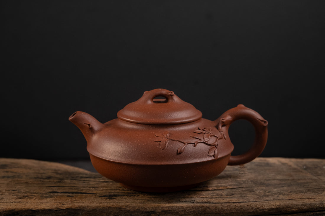 Artisan-Crafted Yixing Teapot – QingshuiNi Clay, Hehuan Design, and Floral motifs-elegant