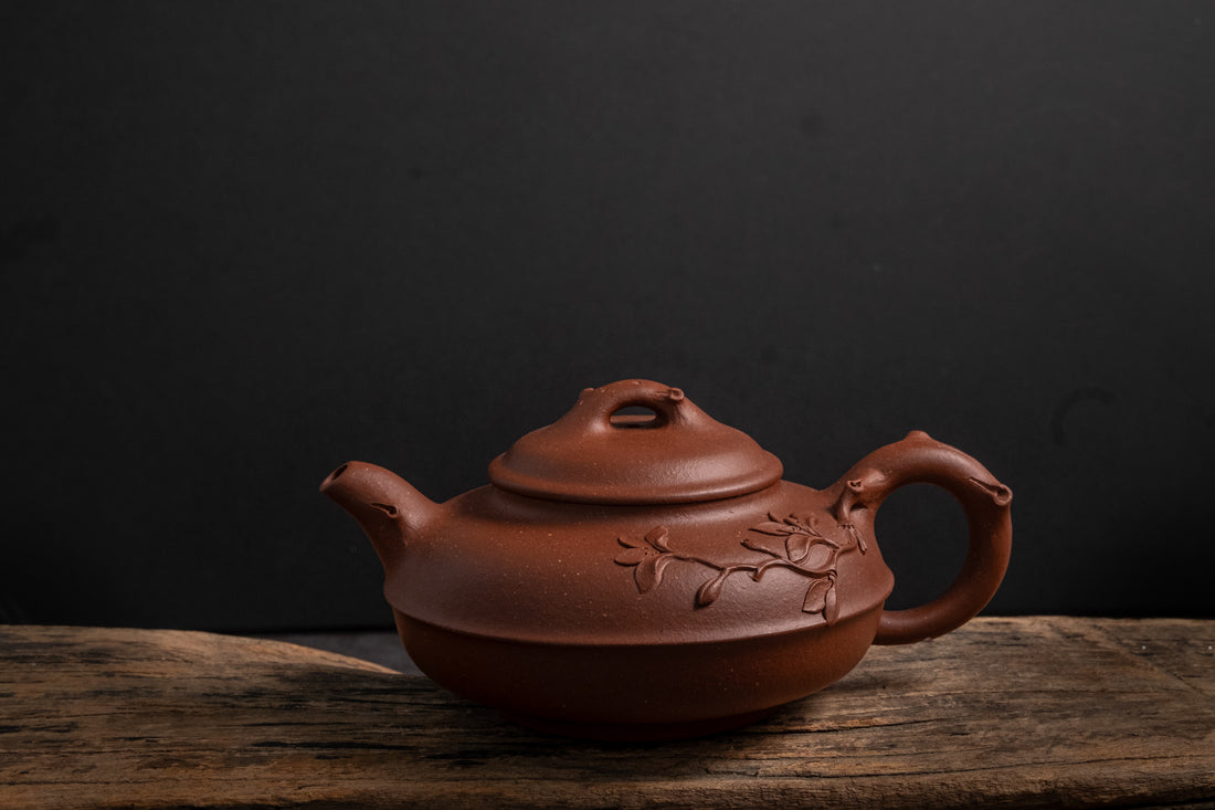 Artisan-Crafted Yixing Teapot – QingshuiNi Clay, Hehuan Design, and Floral motifs-elegant